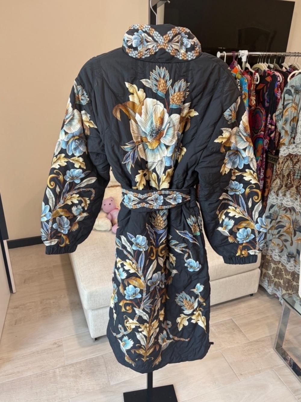 Black Flowerful Snake Garden Reversible Maxi Puffer
Jacket by Farm Rio DT - Picture 6 of 12